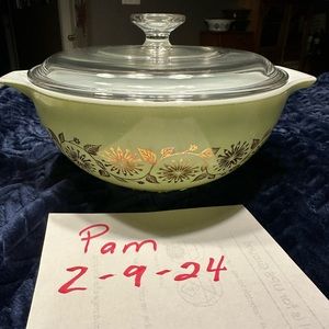 Vintage Pyrex Medallion 443 Cinderella Nesting Bowl with lid.